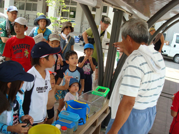 佐賀の生き物博士 吉田先生の説明