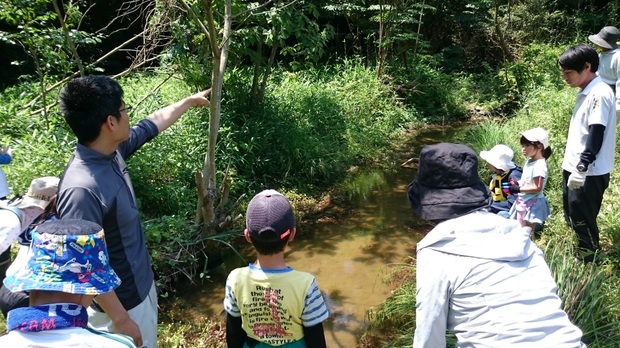 豊かな自然を守る里山が整備されつつある大川地区。鳥の痕跡を探し、また鳥がすみよい環境づくりをしませんか。