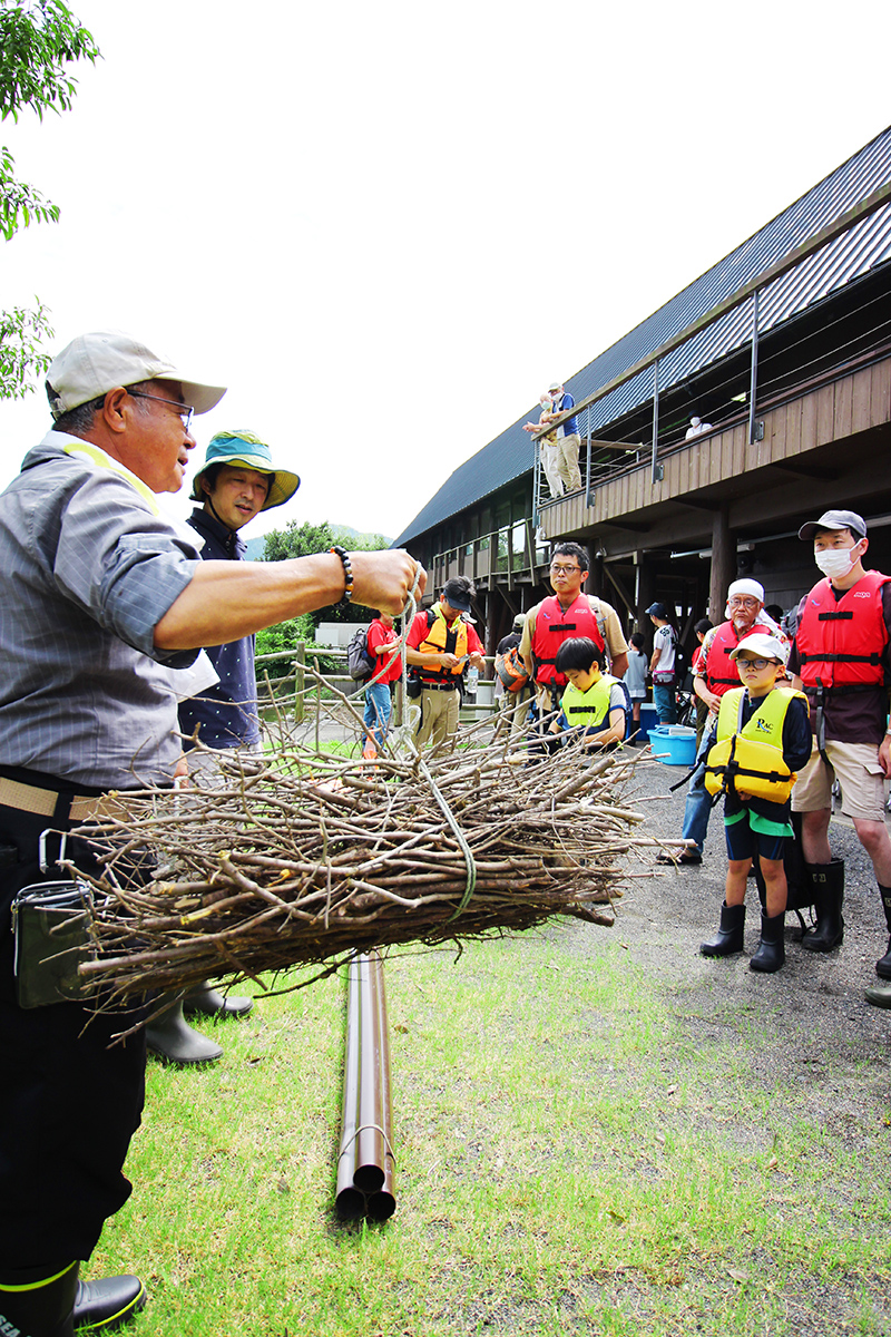 https://savejapan-pj.net/sj2022/fukui/images/04_01_%E6%9F%B4%E3%81%A8%E7%AD%92.JPG