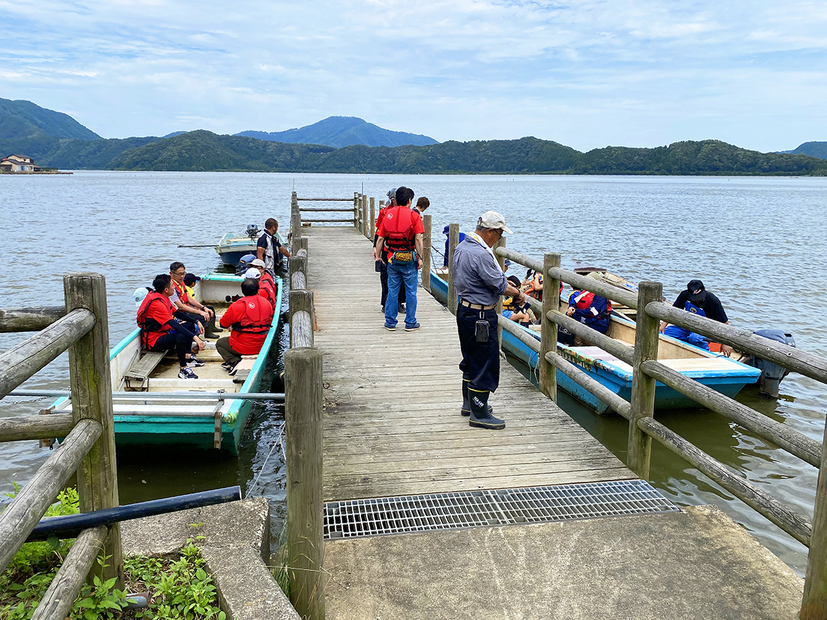 https://savejapan-pj.net/sj2022/fukui/images/05_01_2%E8%89%98%E3%81%AB%E5%88%86%E3%81%8B%E3%82%8C%E3%81%A6%E5%87%BA%E7%99%BA_%E5%B6%8B.JPG