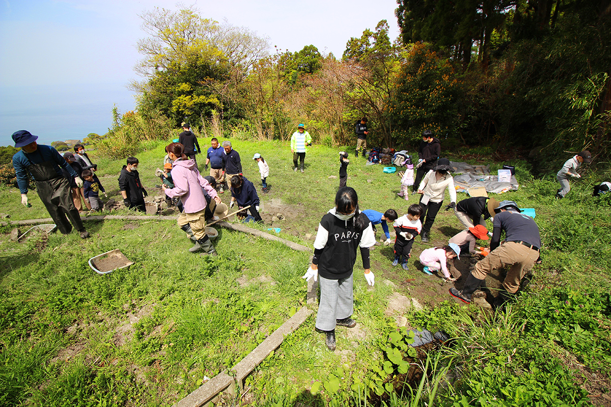 https://savejapan-pj.net/sj2023/fukui/images/03_06_2%E3%83%81%E3%83%BC%E3%83%A0%E3%81%A7%E4%BD%9C%E6%A5%AD%E9%96%8B%E5%A7%8B%E2%98%86.JPG