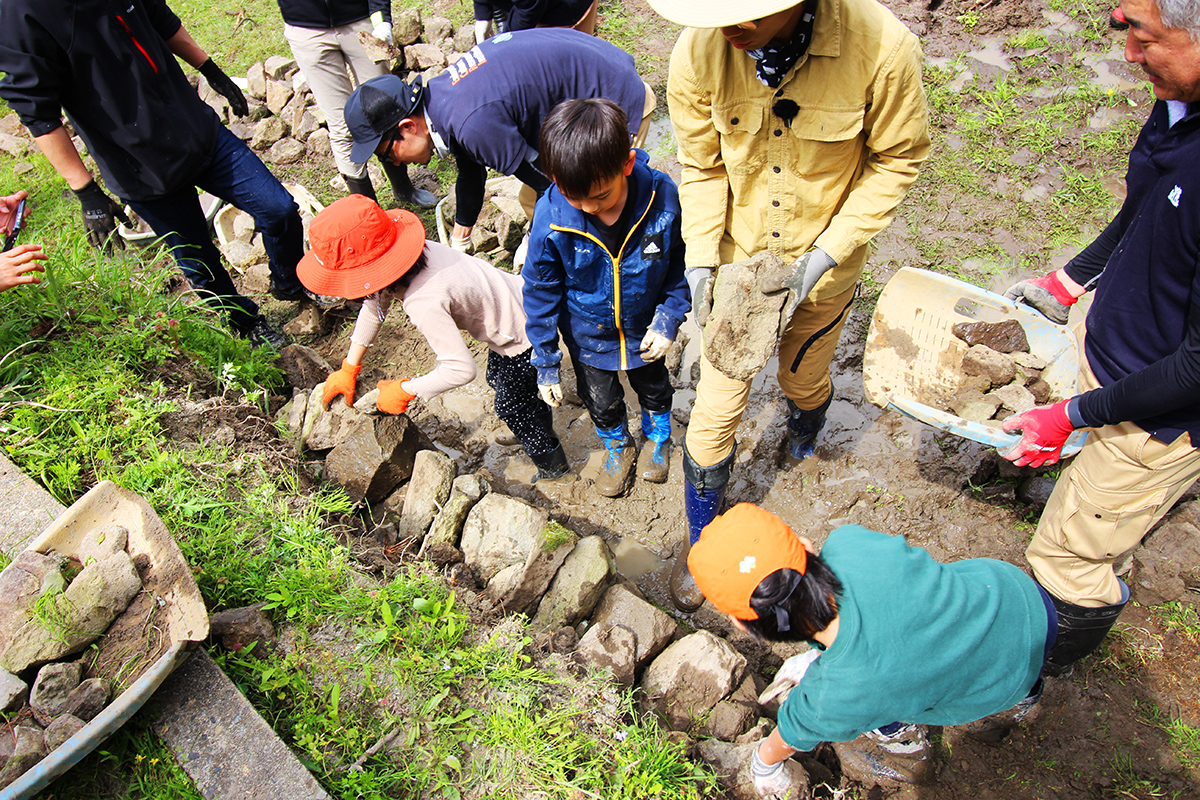 https://savejapan-pj.net/sj2023/fukui/images/05_08_%E4%B8%8A%E3%81%8B%E3%82%89%E3%81%AE%E2%80%9C%E7%BE%8E%E3%81%97%E3%81%84%E2%80%9D%E7%9F%B3%E3%81%AE%E5%88%97.JPG