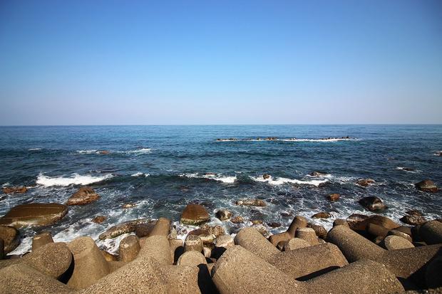 01_02_潮解性の越前海岸～波はちょいアリ.JPG