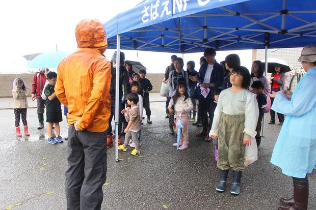 07_01_テントで閉会式.JPG